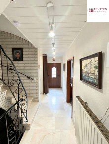 Flur Einfamilienhaus mit 5 Zimmern, Garage und Garten in Grevenbroich