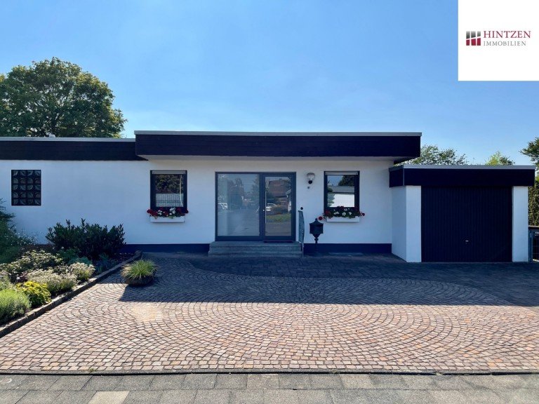 Vordere Ansicht Grevenbroich Bungalow Seltene Gelegenheit. Bungalow in Top Wohnlage von Grevenbroich / Neukirchen