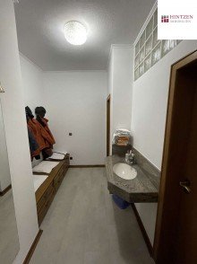 Gaderobe Einfamilienhaus in zentraler Wohnlage von Grevenbroich / Wevelinghoven