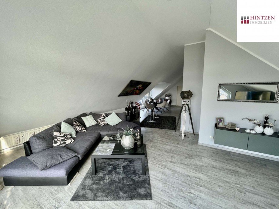 Wohnraum Dachgeschosswohnung Grevenbroich