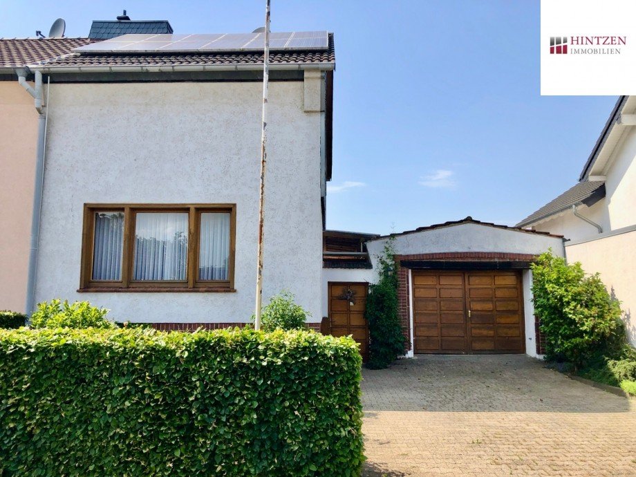 Stra�enansicht Einfamilienhaus Grevenbroich