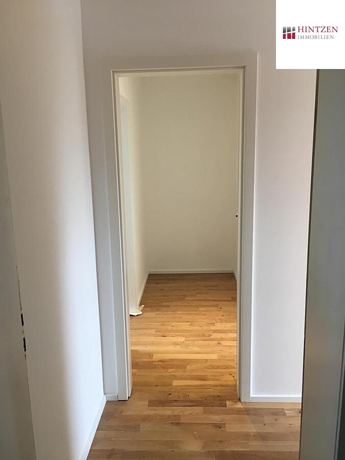 Flur zum Schlafzimmer Dachgeschosswohnung Grevenbroich
