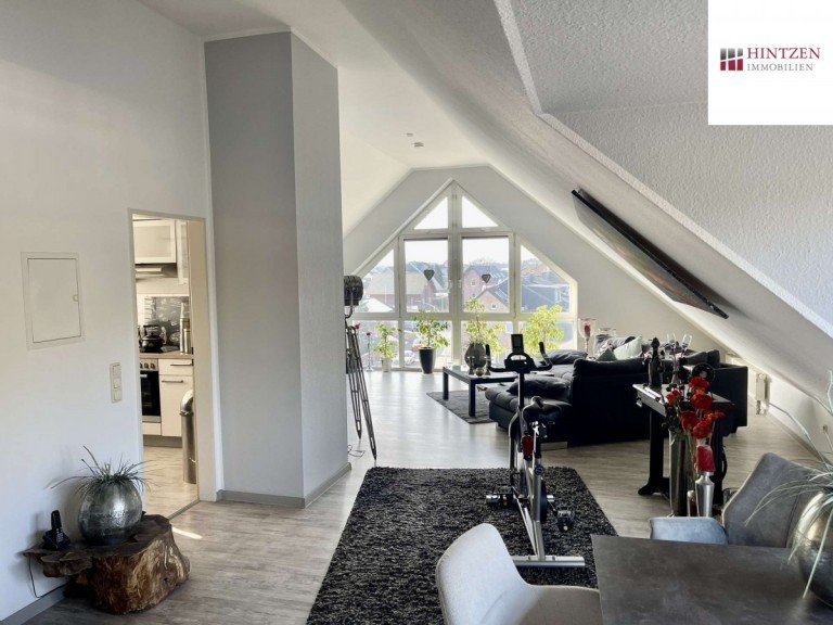 Wohnraum Grevenbroich - Grevenbroich - Wevelinghoven Dachgeschosswohnung Dachgeschosswohnung in zentraler Wohnlage von Grevenbroich / Wevelinghoven