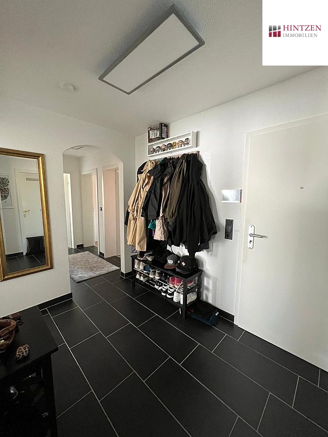 Flur Dachgeschosswohnung Grevenbroich