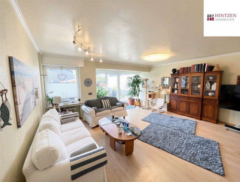 Wohnzimmer Dormagen - Dormagen - St�rzelberg Erdgeschosswohnung EG Wohnung in Dormagen-St�rzelberg. Mit Garage und Garten. 10 Gehminuten zum Rhein.