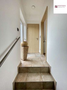Flur DG Einfamilienhaus in gehobener Wohnlage von Bedburdyck