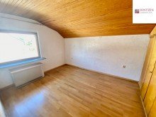 Zimmer 2 OG Seltene Gelegenheit. Einfamilienhaus in ruhiger aber zentraler Wohnlage von Grevenbroich / Kapellen.