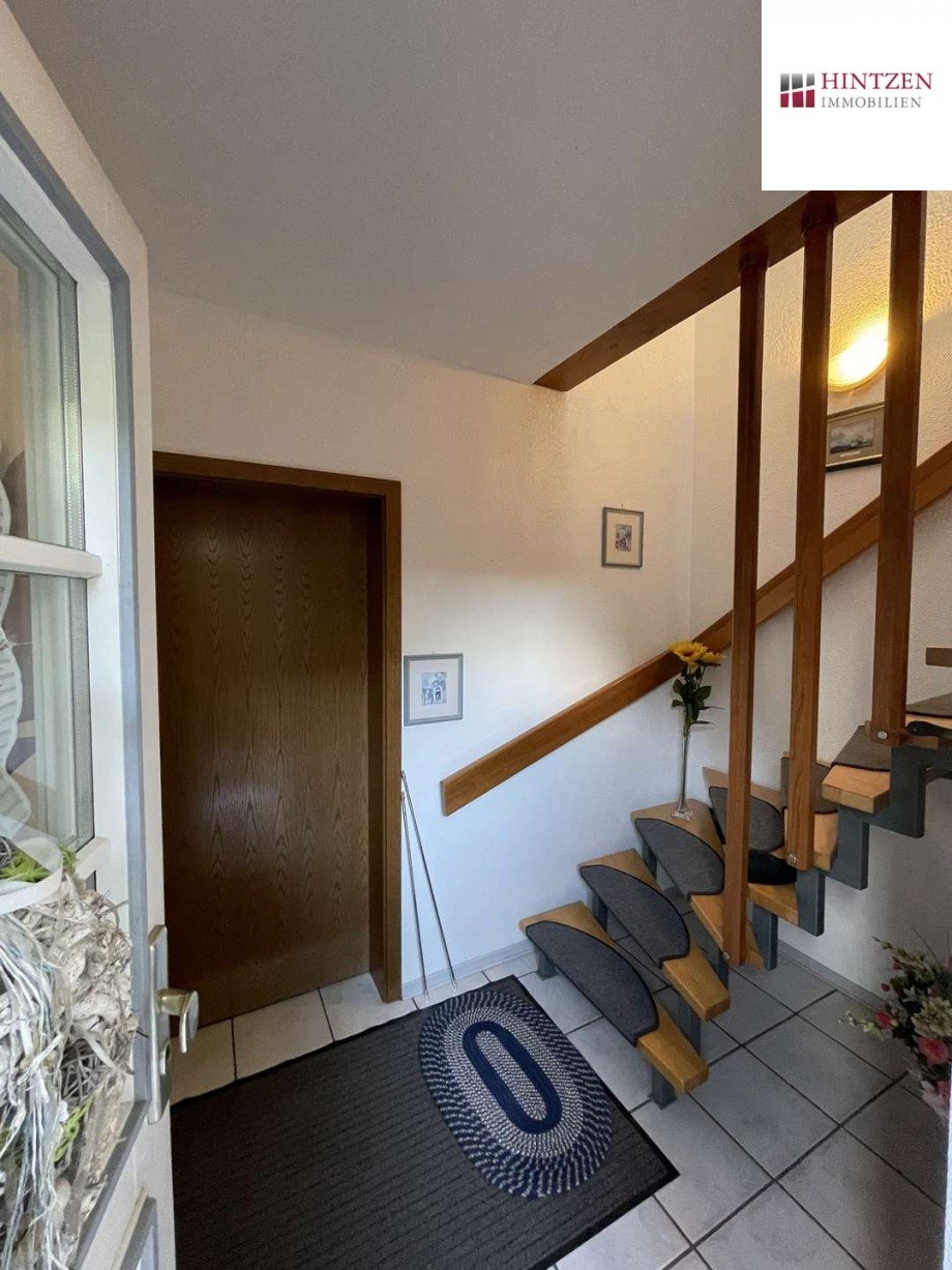 Treppenhaus / Eingang Einfamilienhaus J�chen