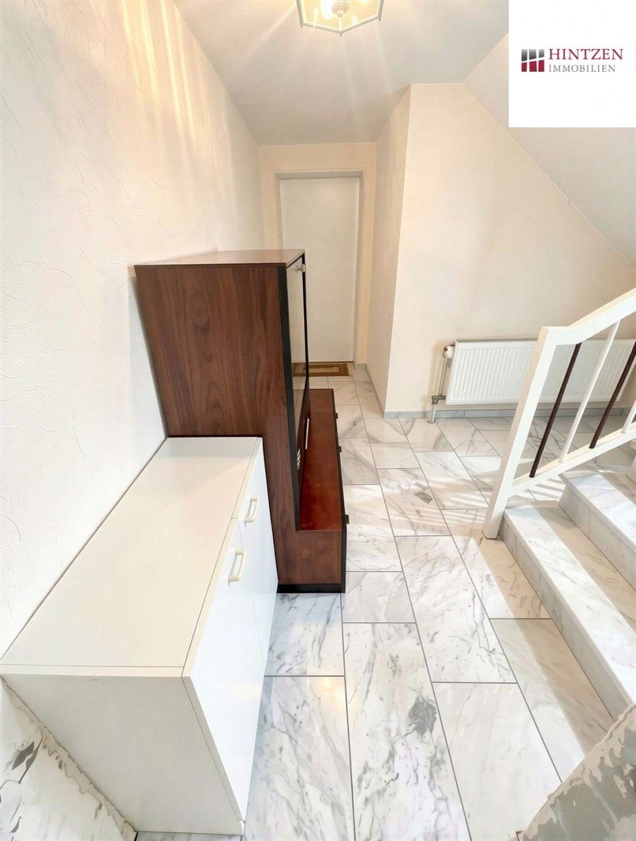 Zugang zum Keller Einfamilienhaus J�chen