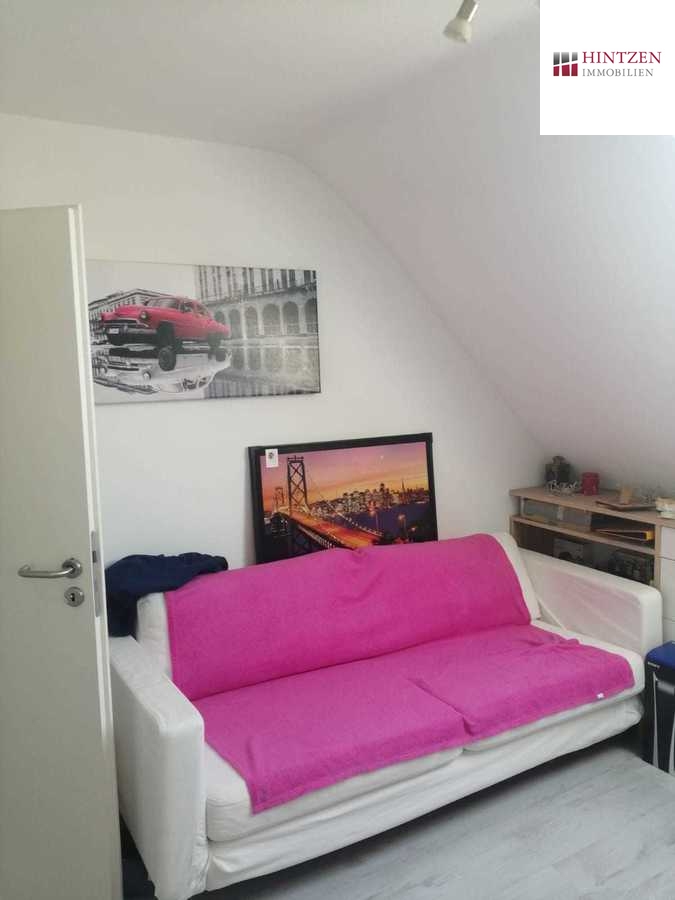 Wohnung DG Links Mehrfamilienhaus M�nchengladbach